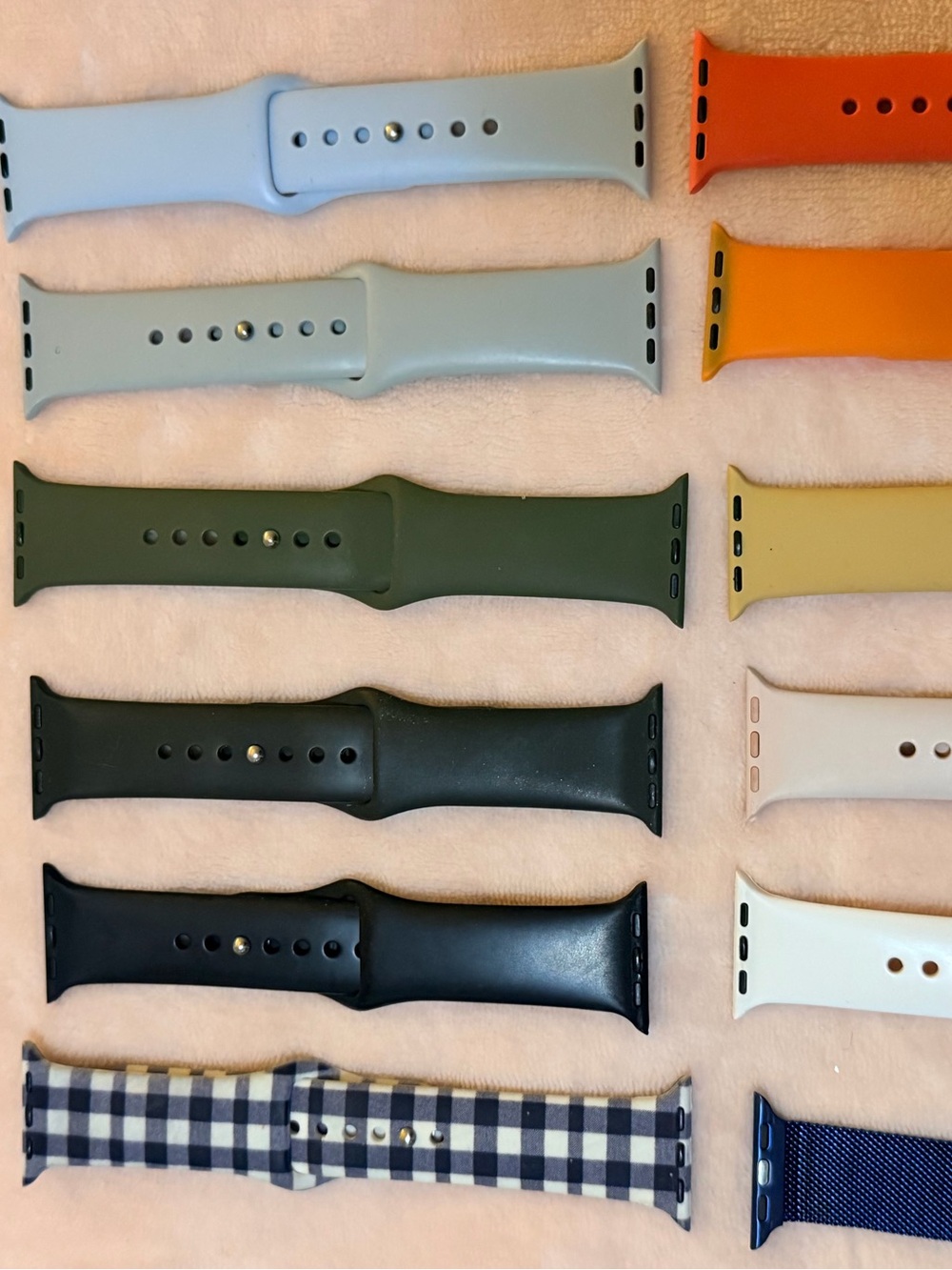 Assorted Apple Watch Bands in Multiple Colors - Picture 5 of 6